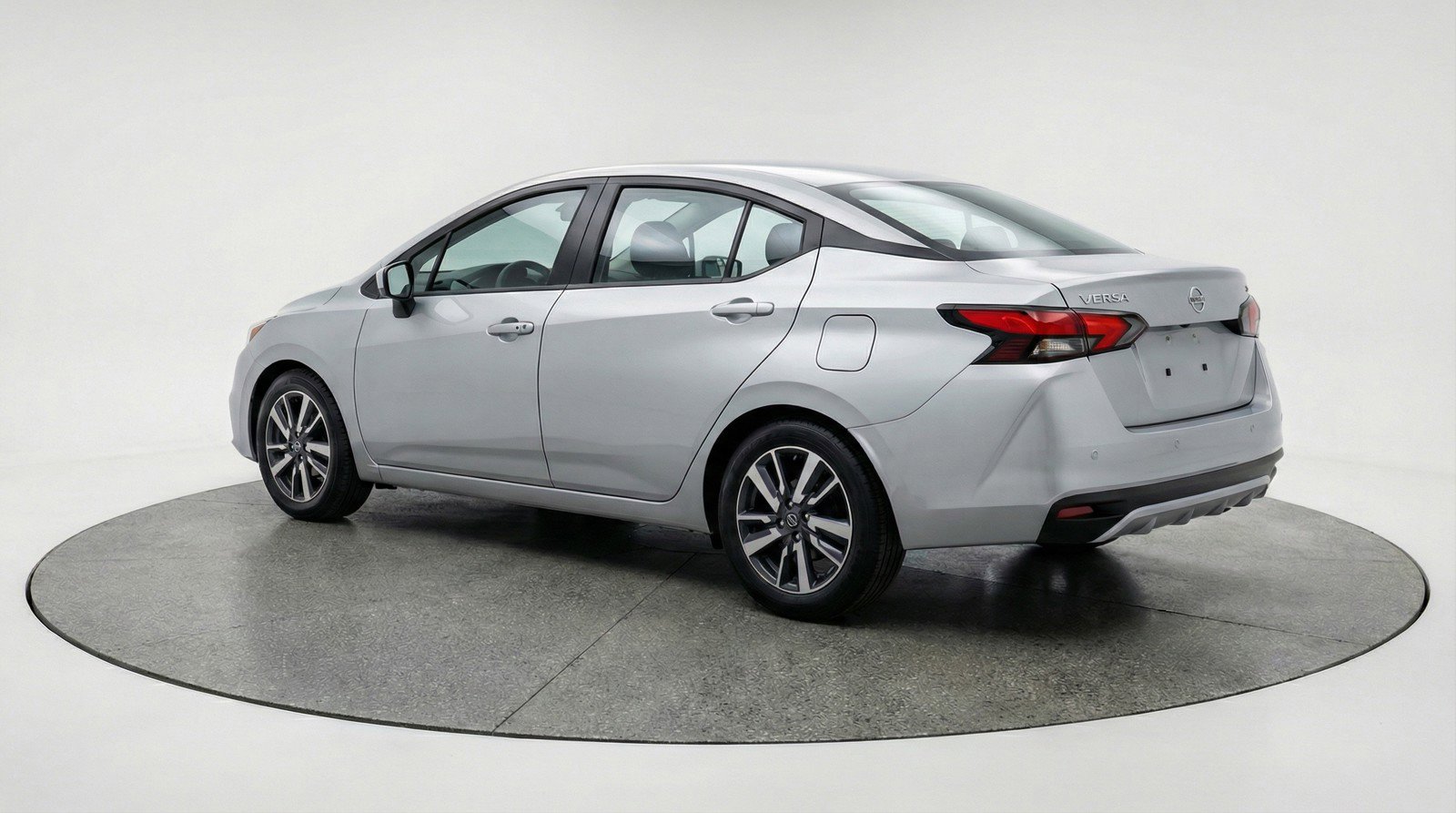 Used 2025 Nissan Versa SV image 6