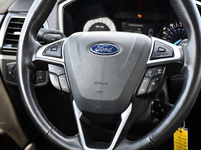 Used 2015 Ford Fusion SE w/ Equipment Group 201A image 17