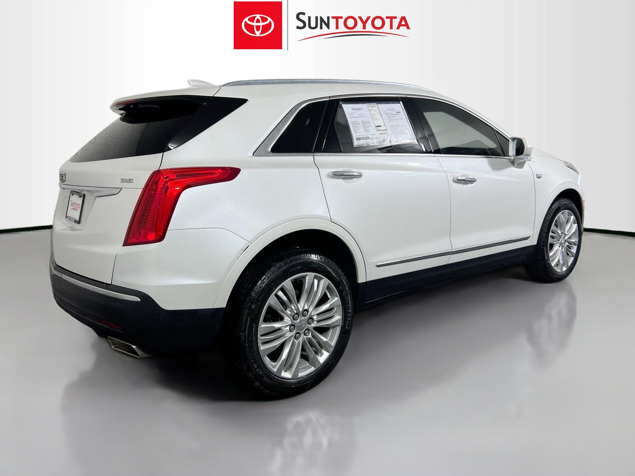Used 2019 Cadillac XT5 Premium Luxury AWD/4WD image 4
