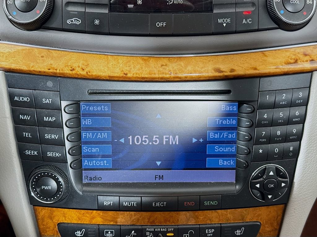 Used 2008 Mercedes-Benz E 350 4MATIC Sedan image 14