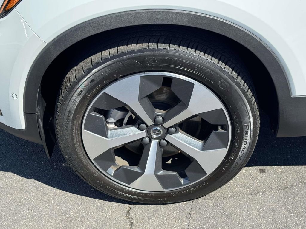Used 2023 Volvo XC40 B5 Ultimate w/ Climate Package AWD/4WD image 8