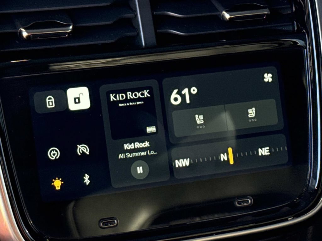 Used 2023 Rivian R1S Launch Edition AWD/4WD image 17