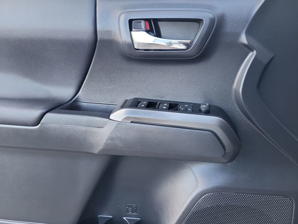 Used 2023 Toyota Tacoma TRD Off-Road image 10