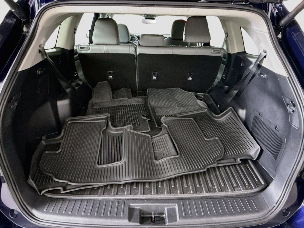 Used 2025 Toyota Highlander XLE AWD/4WD image 30