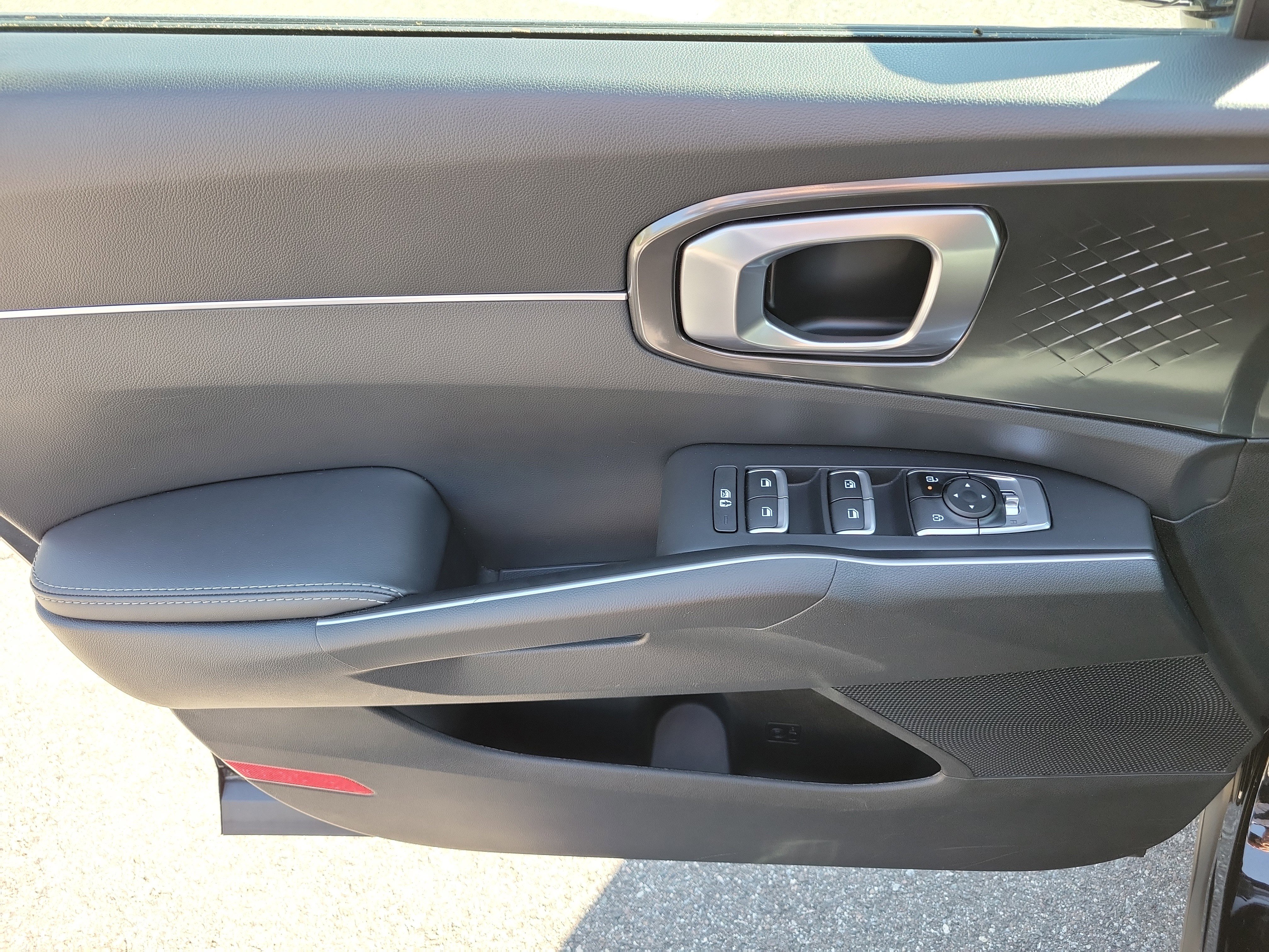 Certified 2025 Kia Sorento S image 19