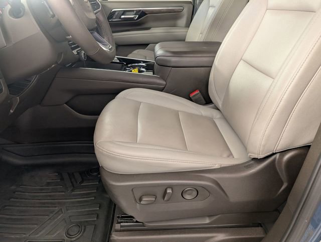 Used 2025 Chevrolet Tahoe LT w/ Comfort Package AWD/4WD image 13