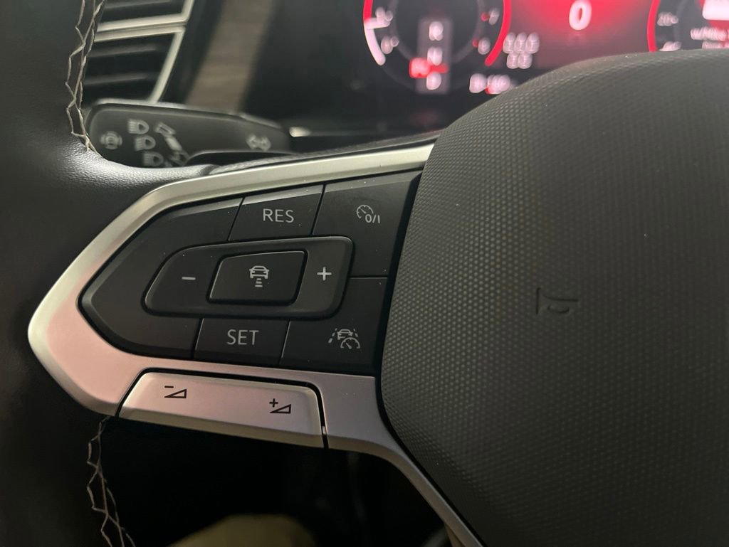 Used 2024 Volkswagen Atlas SEL AWD/4WD image 20