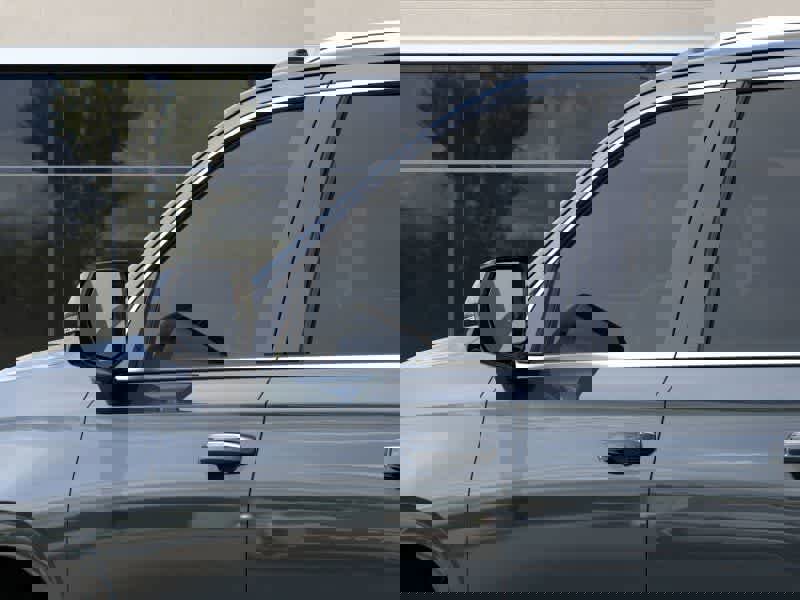 Used 2025 Cadillac Escalade ESV Luxury AWD/4WD image 12