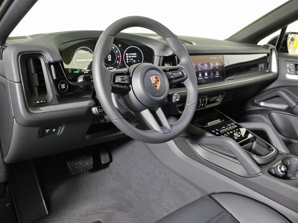 Certified 2026 Porsche Cayenne Coupe image 4