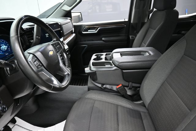 Used 2024 Chevrolet Silverado 1500 LT AWD/4WD image 16