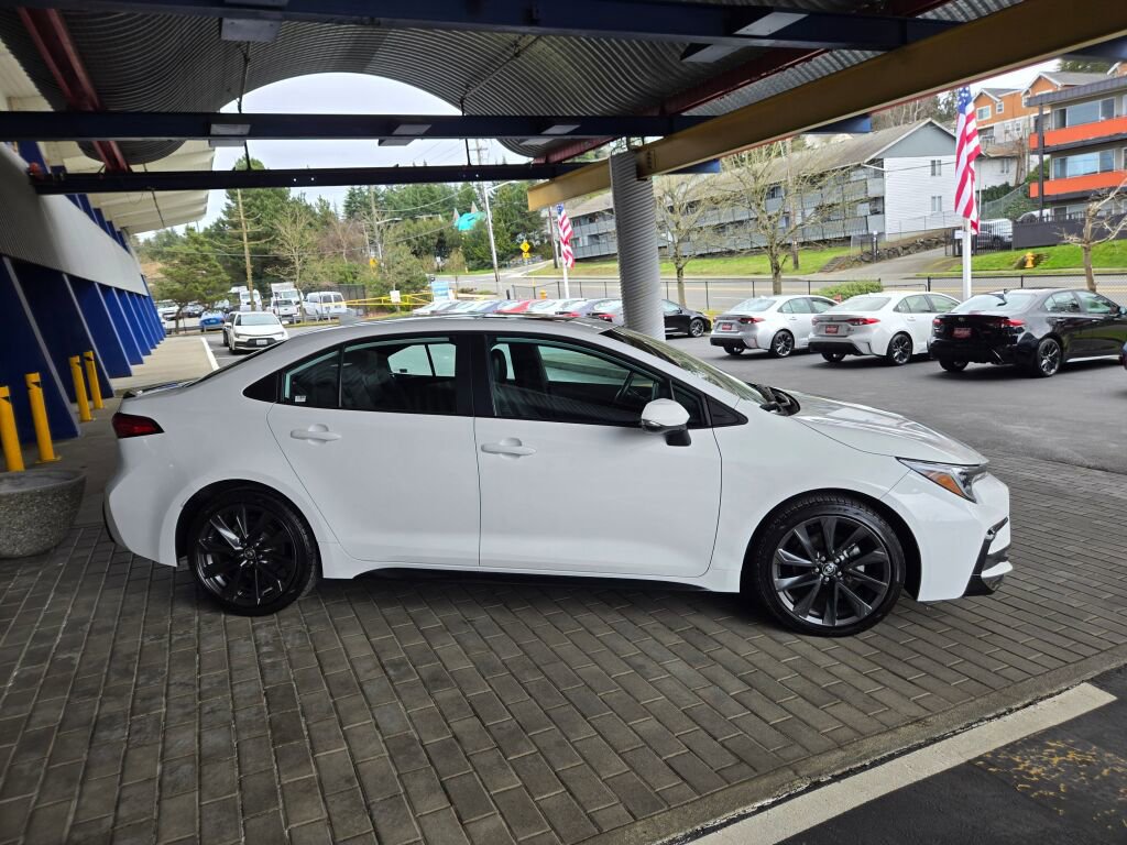 Used 2023 Toyota Corolla XSE w/ Carpet Mat Package (TMS) image 4