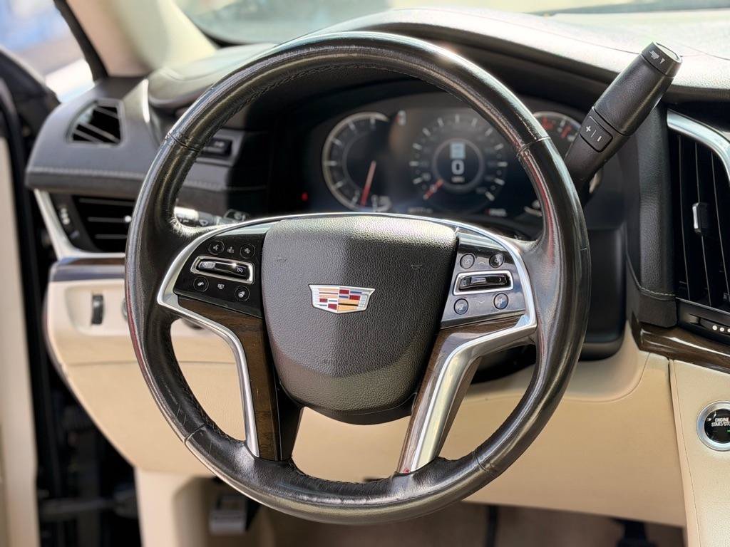 Used 2020 Cadillac Escalade ESV Luxury w/ Escalade Sport Edition AWD/4WD image 16