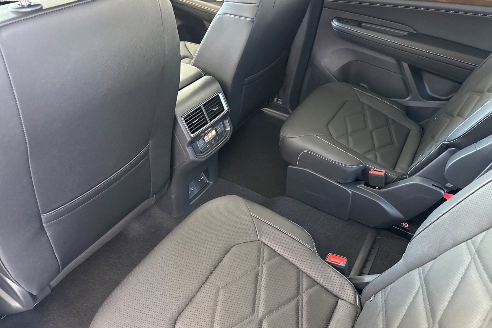 New 2026 Volkswagen Atlas SE AWD/4WD image 12
