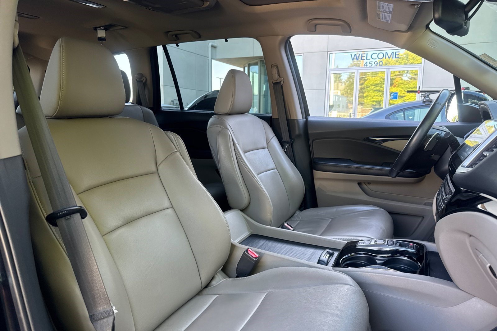 Used 2016 Honda Pilot Touring image 28