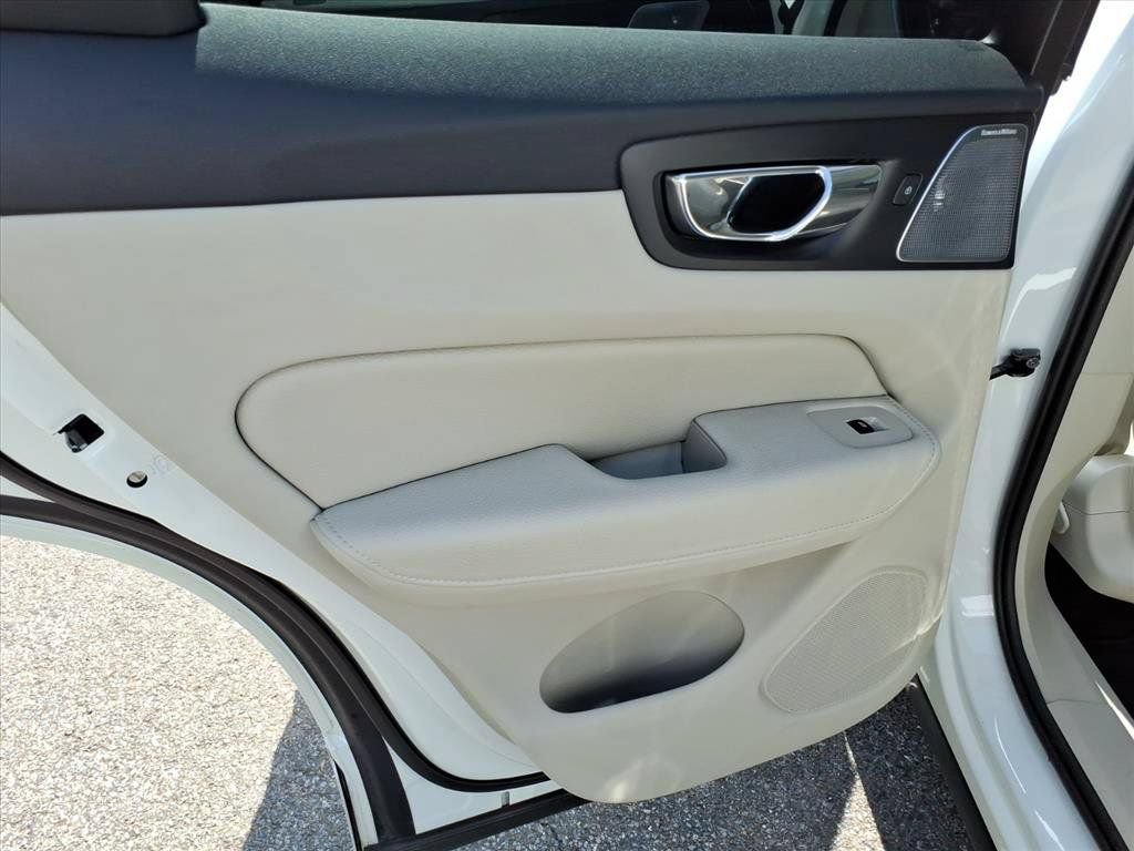 Used 2018 Volvo XC60 T5 Inscription w/ Advanced Package AWD/4WD image 19