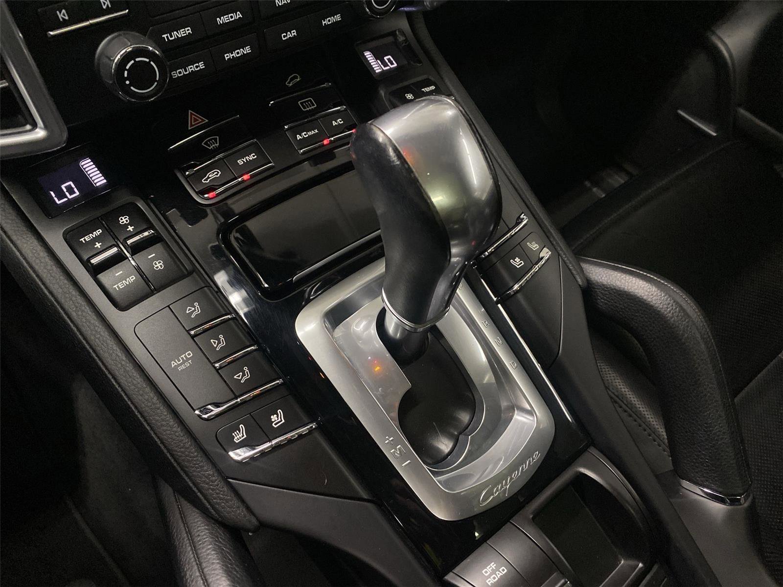 Used 2018 Porsche Cayenne image 26