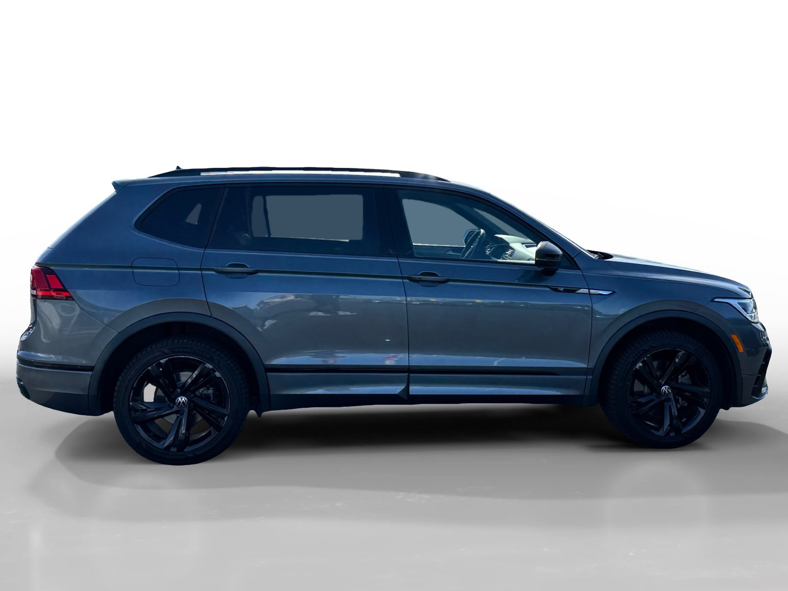 Certified 2023 Volkswagen Tiguan SE R-Line AWD/4WD image 6