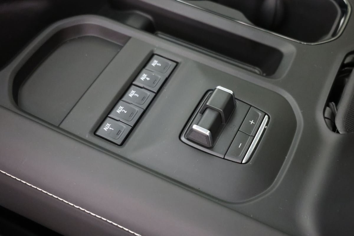 Used 2026 GMC Sierra 2500 AT4X AWD/4WD image 32