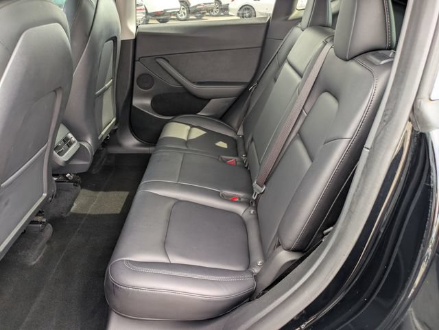 Used 2022 Tesla Model Y Long Range AWD/4WD image 25