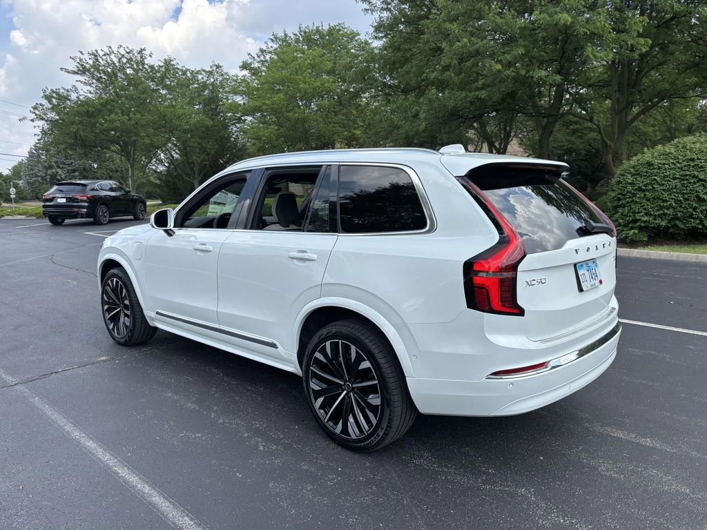 New 2026 Volvo XC90 T8 Plus w/ Protection Package Premier image 5