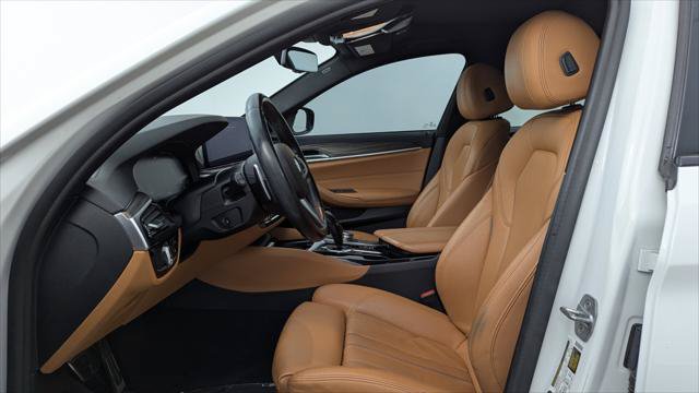 Used 2021 BMW 530i w/ M Sport Package RWD image 14