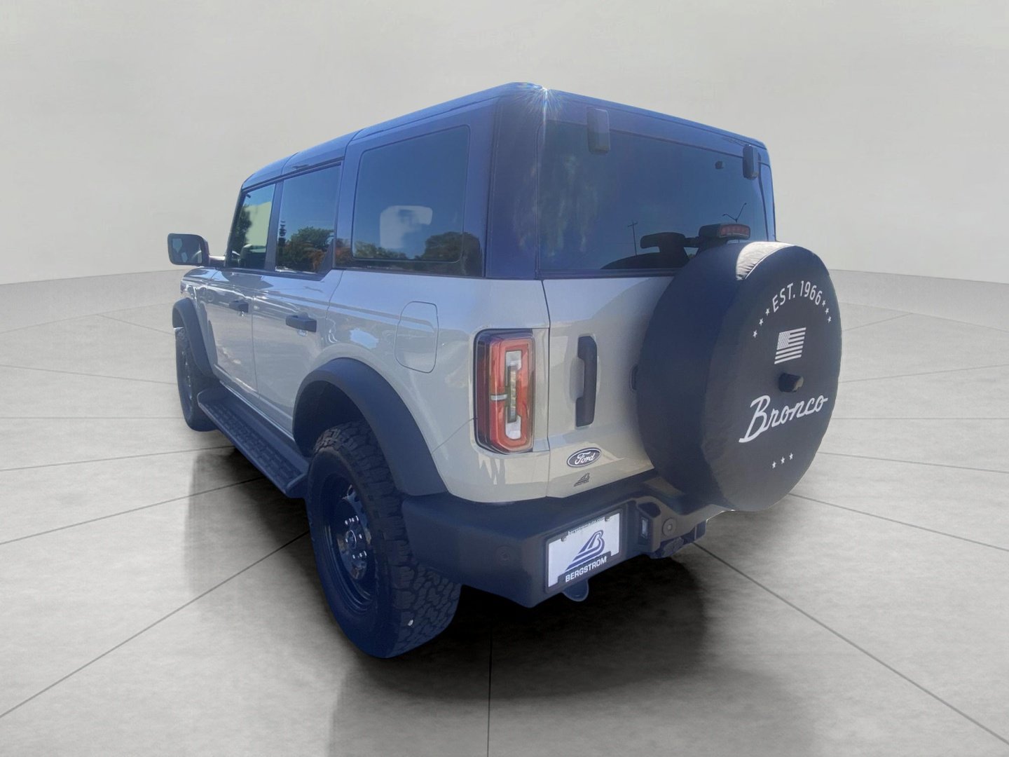 Used 2026 Ford Bronco Outer Banks w/ Black Appearance Package AWD/4WD image 12