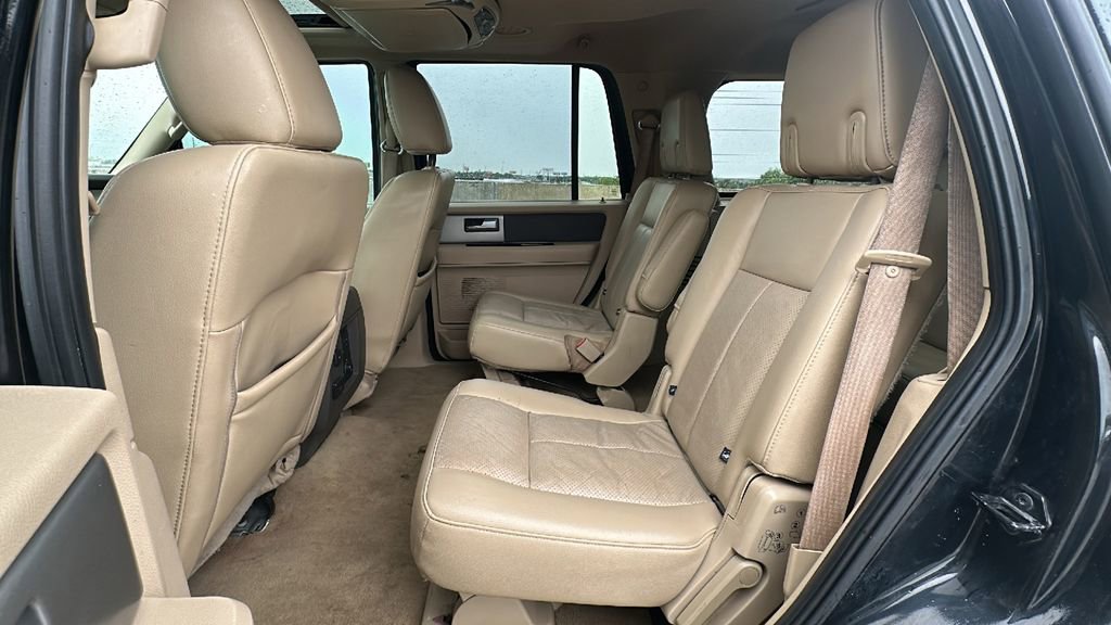 Used 2014 Ford Expedition XLT w/ Equipment Group 202A RWD image 34