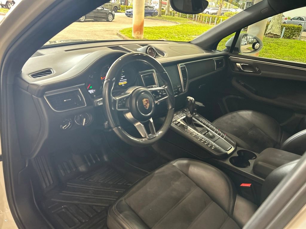 Used 2017 Porsche Macan GTS AWD/4WD image 6
