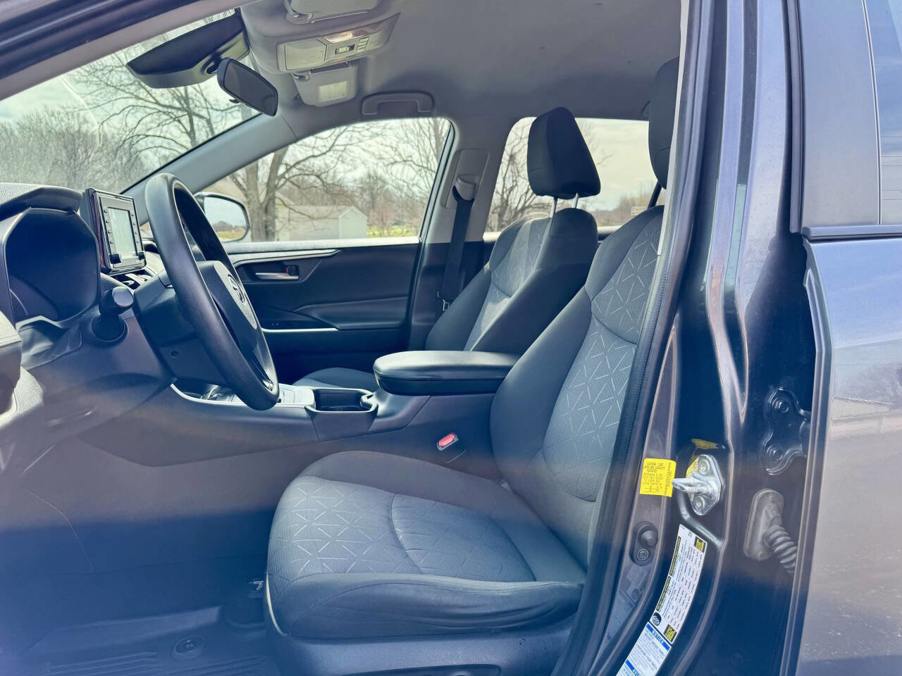 Used 2020 Toyota RAV4 XLE image 9