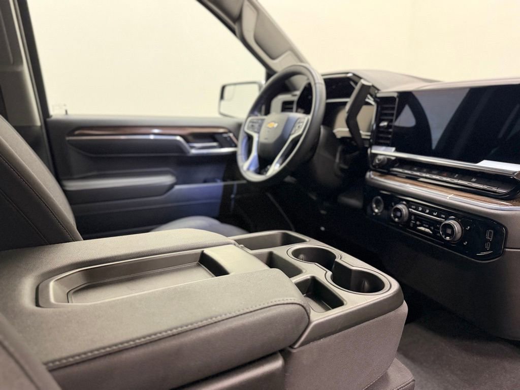 Used 2024 Chevrolet Silverado 1500 LT image 21