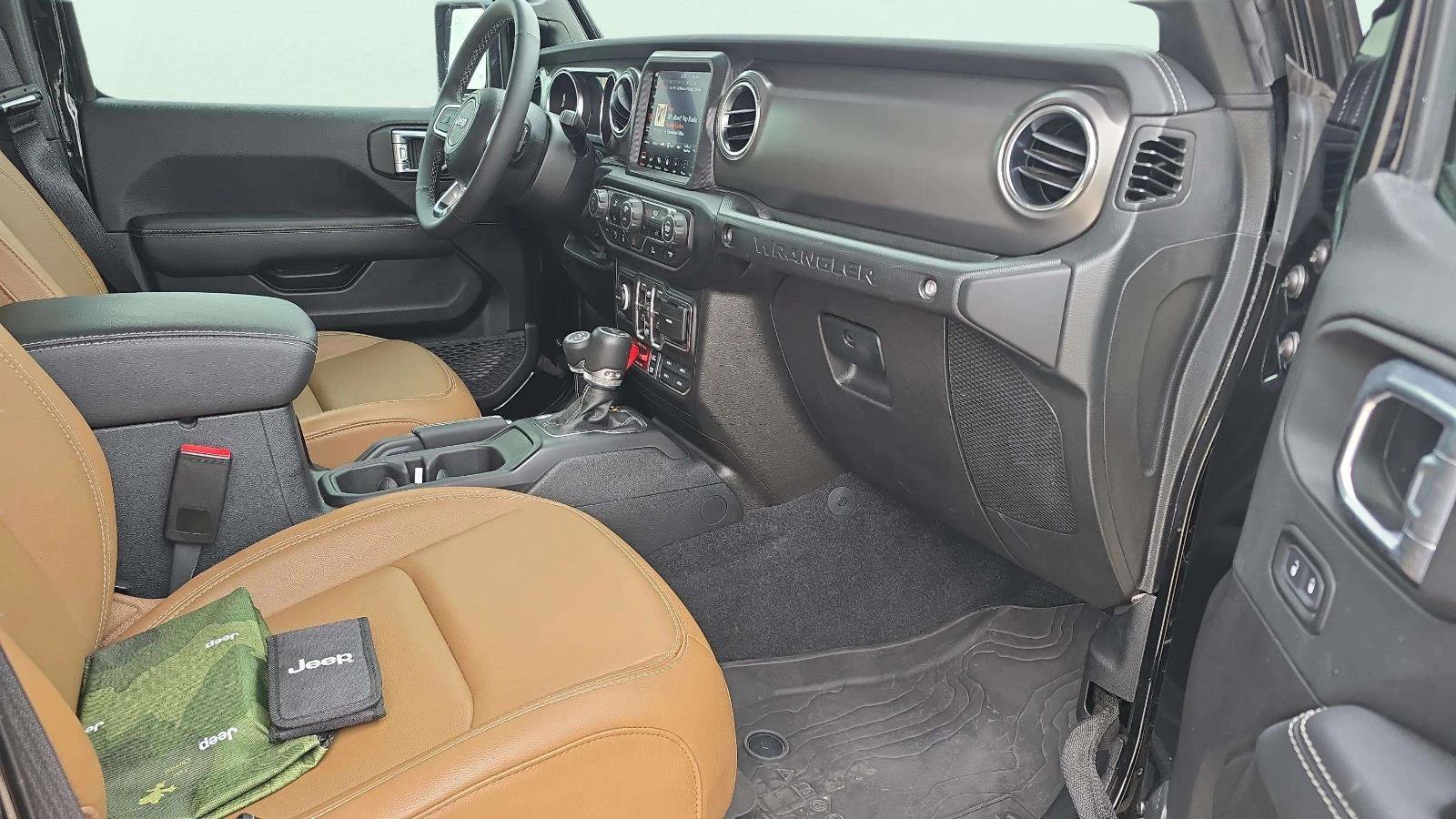 Used 2023 Jeep Wrangler Unlimited Rubicon w/ LED Lighting Group image 27