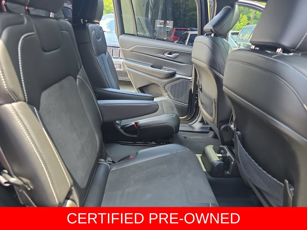 Used 2025 Jeep Grand Cherokee L Altitude AWD/4WD image 11