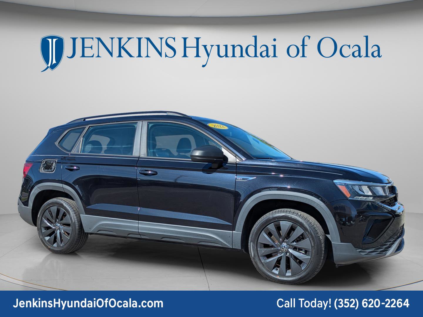 Used 2022 Volkswagen Taos S image 2