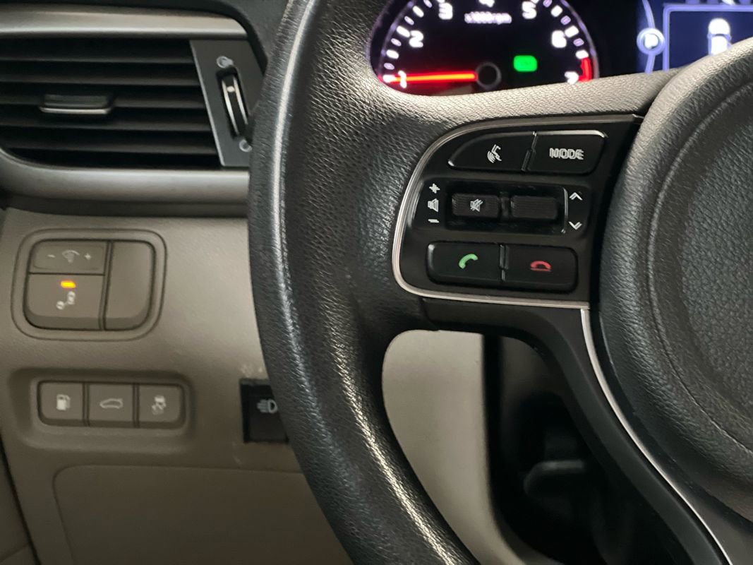 Used 2018 Kia Optima LX image 24