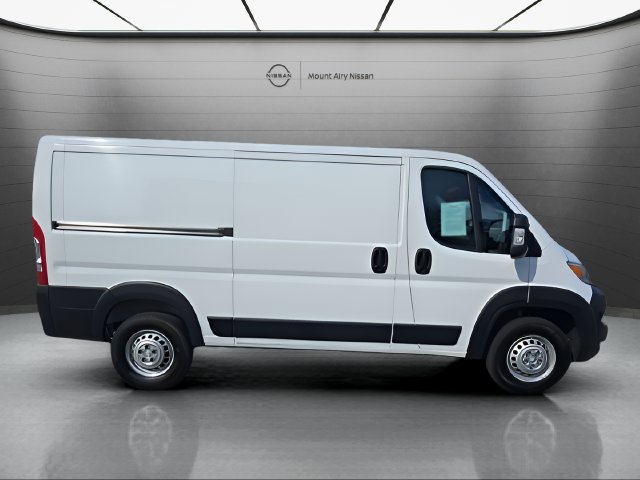 Used 2025 RAM ProMaster 2500 w/ Convenience Group FWD image 3