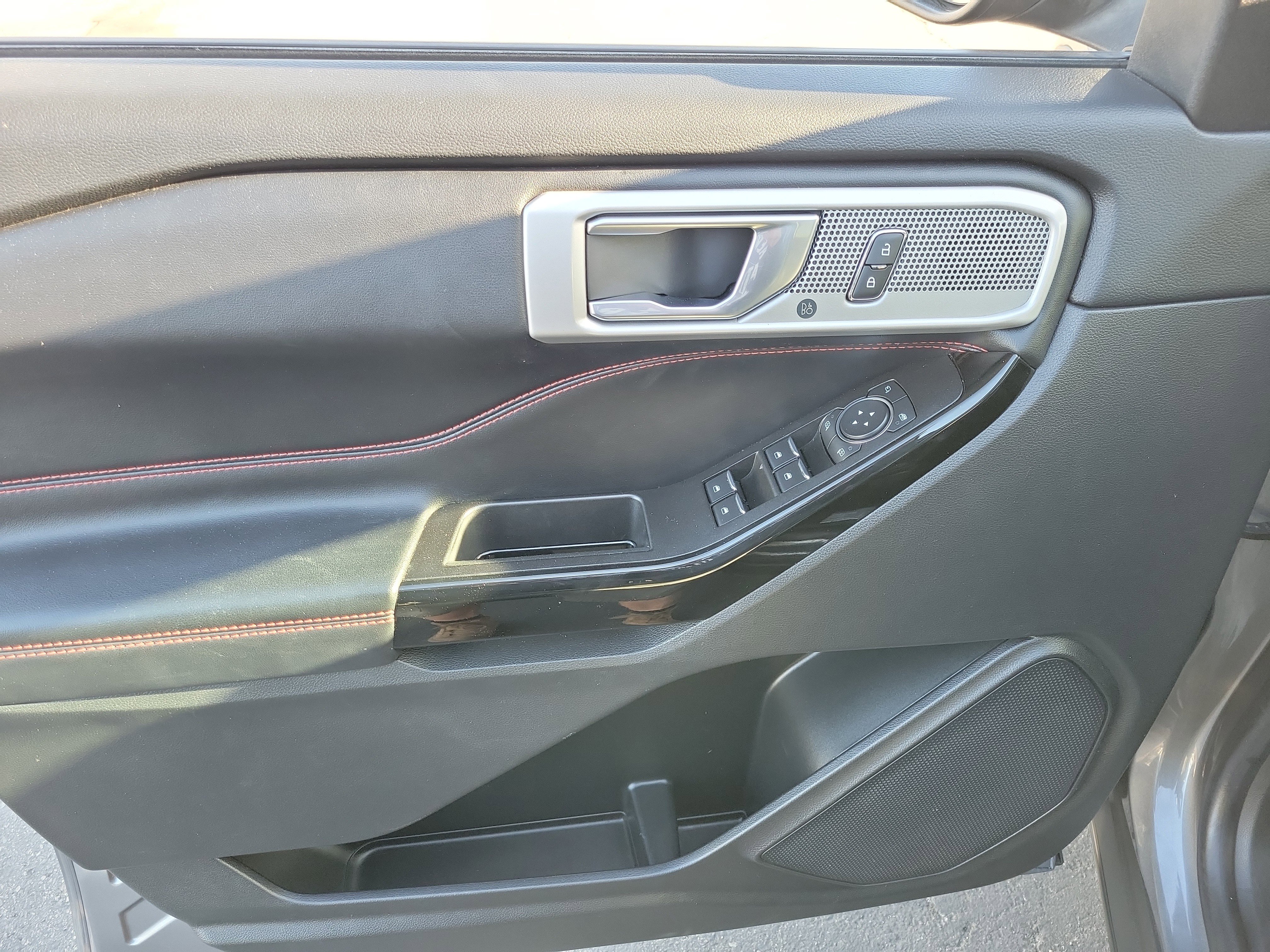 Certified 2022 Ford Explorer ST-Line w/ Class IV Trailer Tow Package image 12