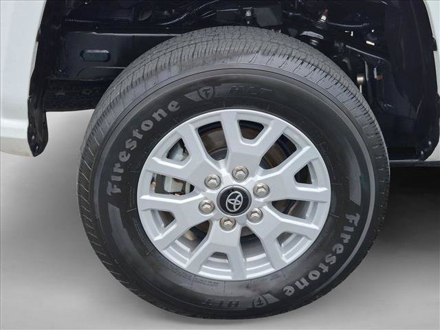 Used 2024 Toyota Tacoma SR5 AWD/4WD image 22