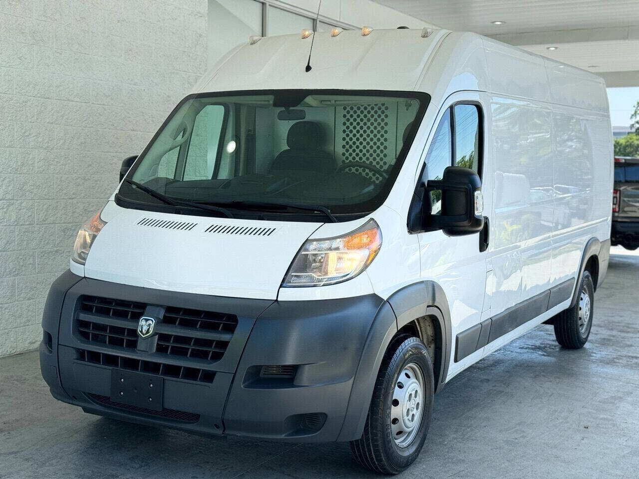 Used 2017 RAM ProMaster 2500 w/ Interior Convenience Group FWD image 11