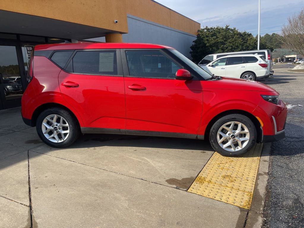 Used 2023 Kia Soul LX w/ Option Group 015 image 3