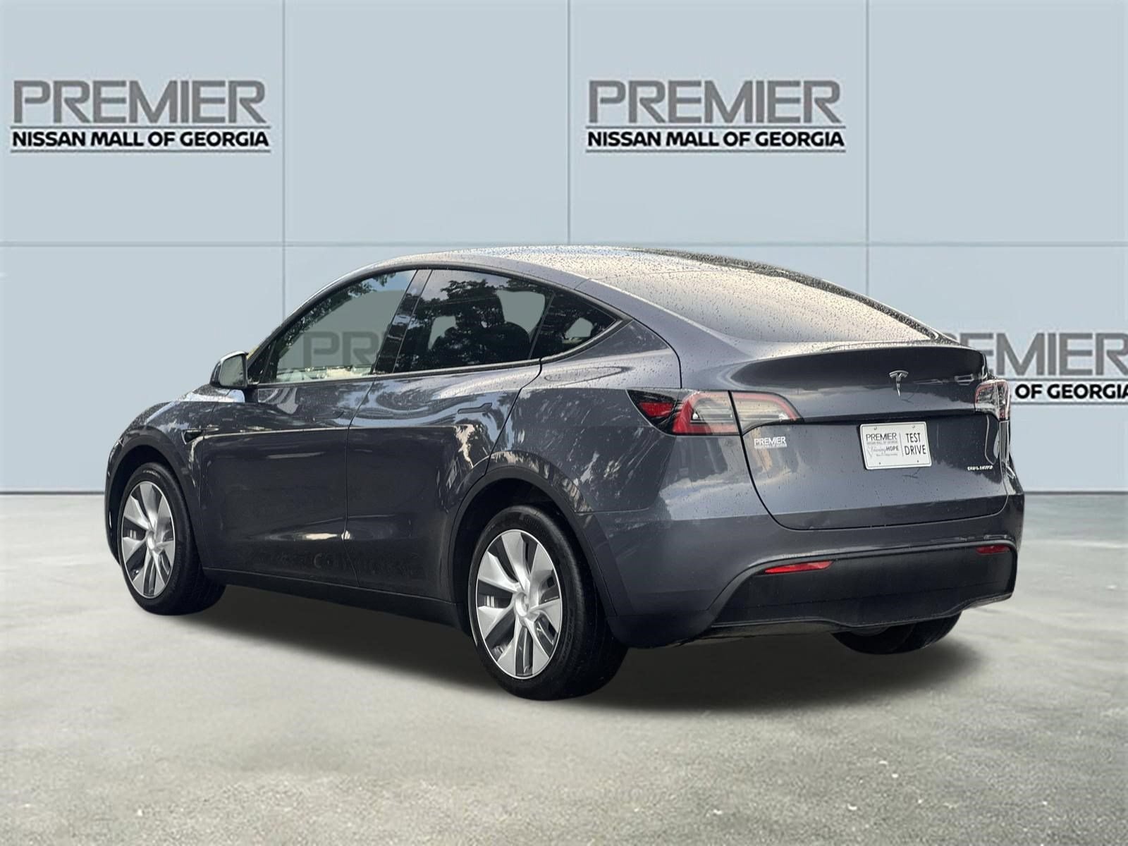 Used 2023 Tesla Model Y Long Range AWD/4WD image 23