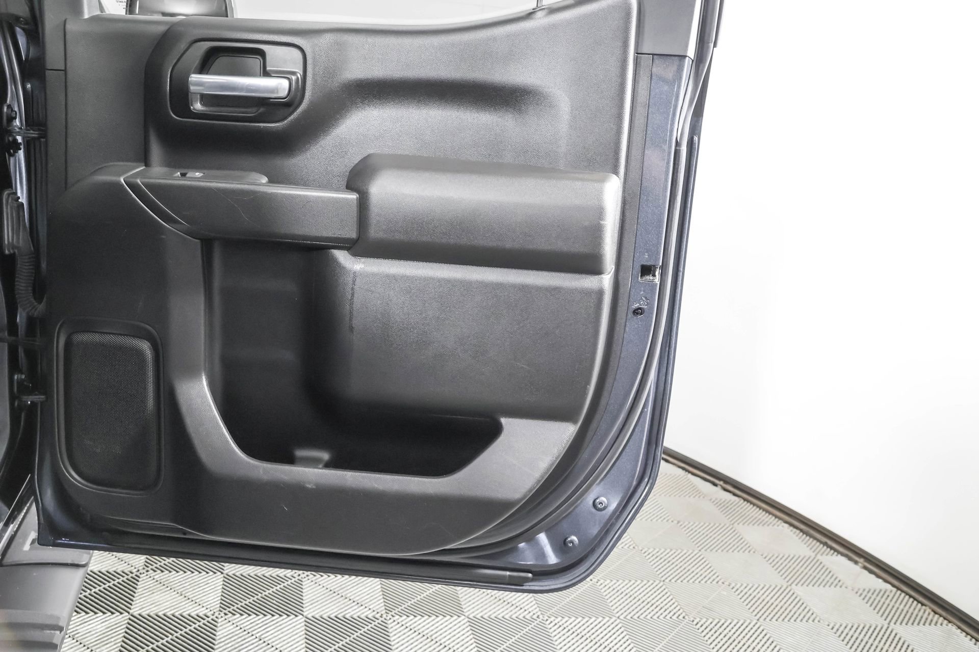 Used 2021 Chevrolet Silverado 1500 LT image 40