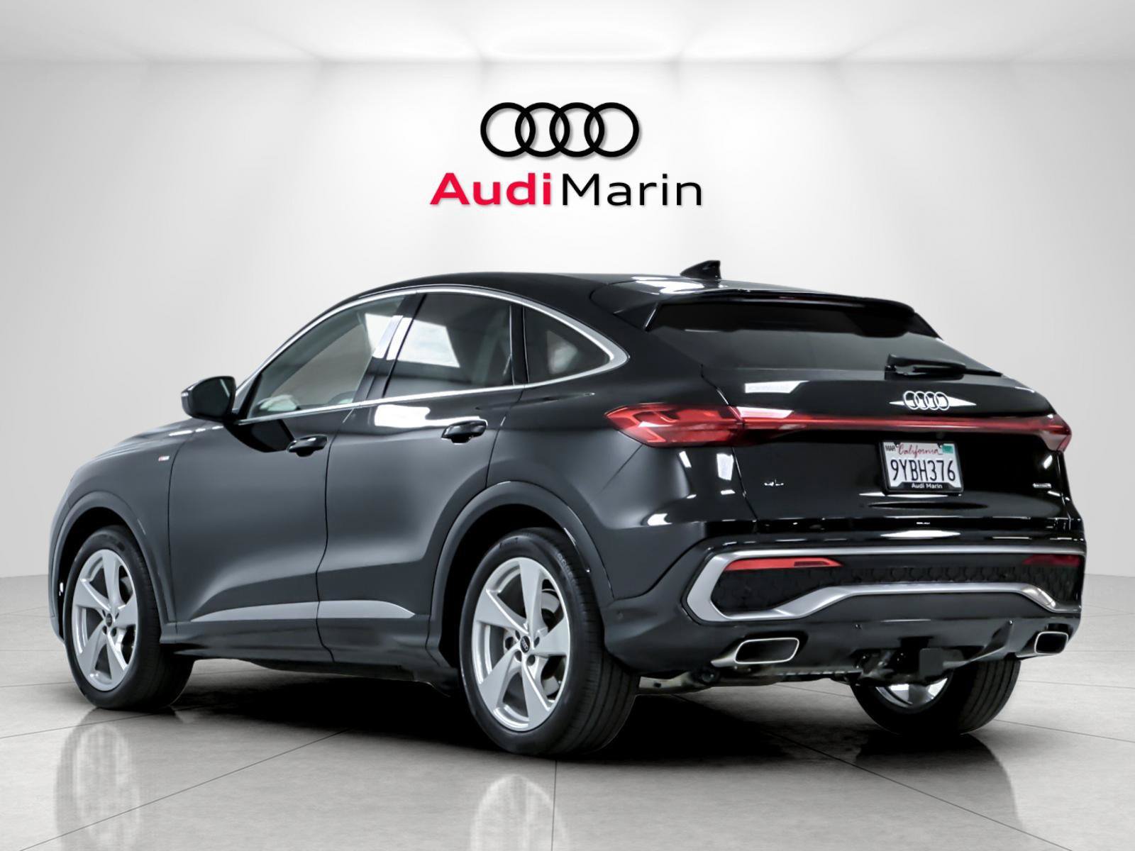 Certified 2025 Audi Q5 Prestige w/ 20" Wheel Package AWD/4WD image 3