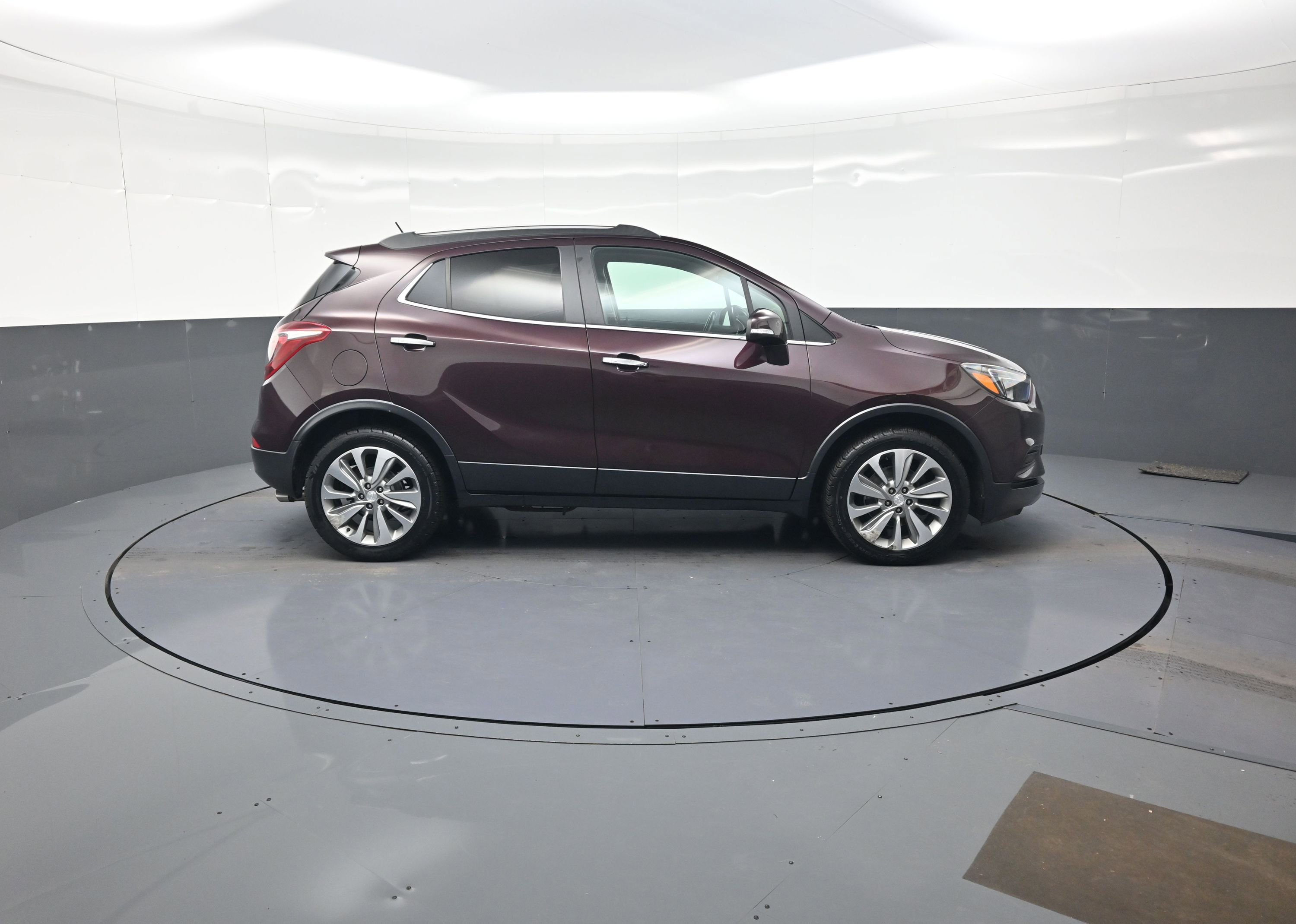 Used 2017 Buick Encore Preferred FWD image 2