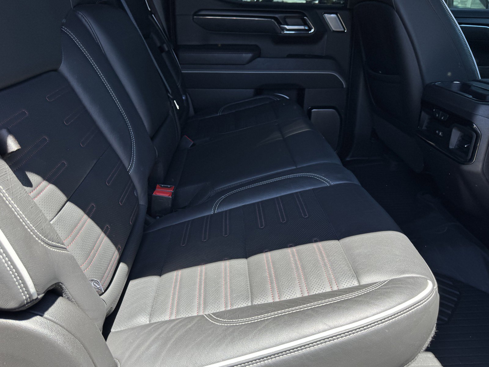 Used 2024 GMC Sierra 1500 AT4X w/ AT4X AEV Edition AWD/4WD image 11