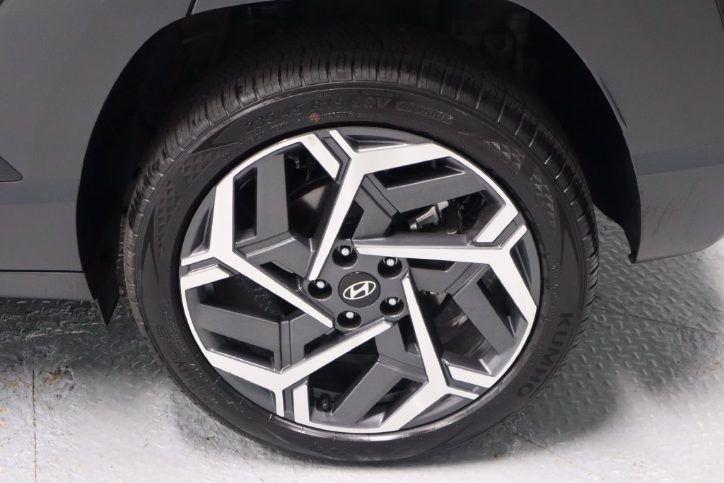 Certified 2026 Hyundai Kona SEL Premium AWD/4WD image 18