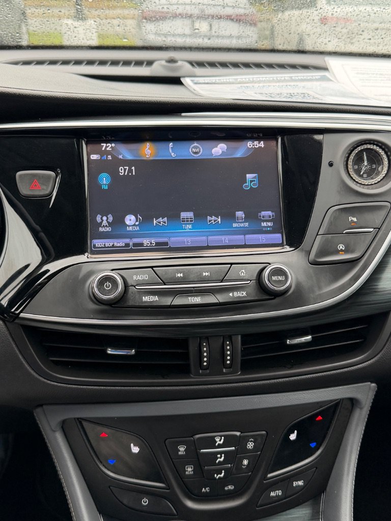 Used 2020 Buick Envision Essence FWD image 11
