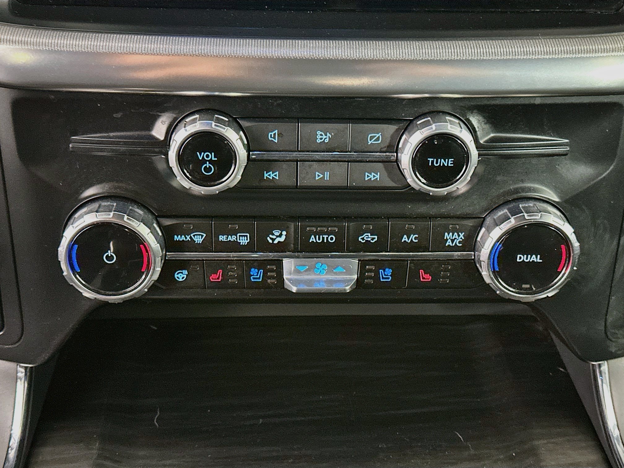 Used 2024 Ford F150 Lariat w/ FX4 Off-Road Package AWD/4WD image 23