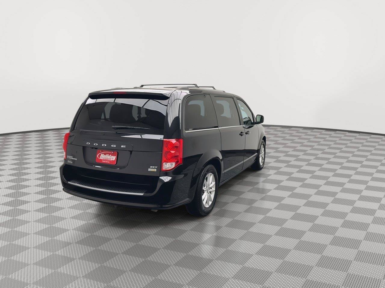 Used 2019 Dodge Grand Caravan SXT FWD image 32