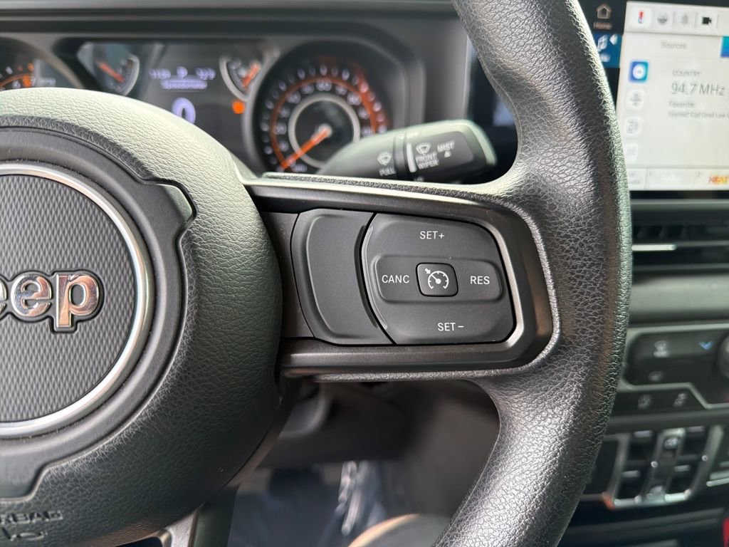 Used 2024 Jeep Gladiator Sport image 20