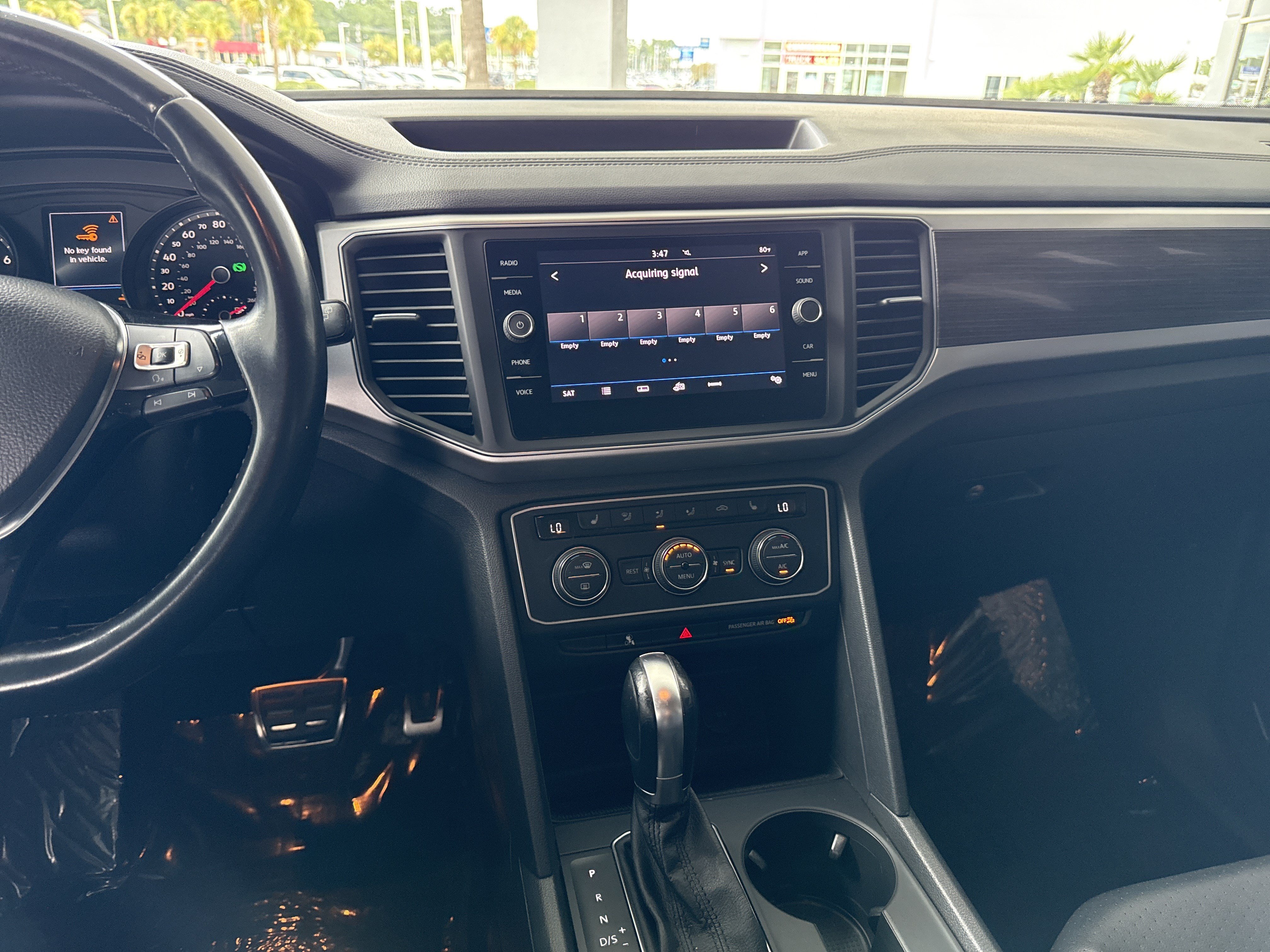 Used 2018 Volkswagen Atlas SE w/ R-Line Package FWD image 27